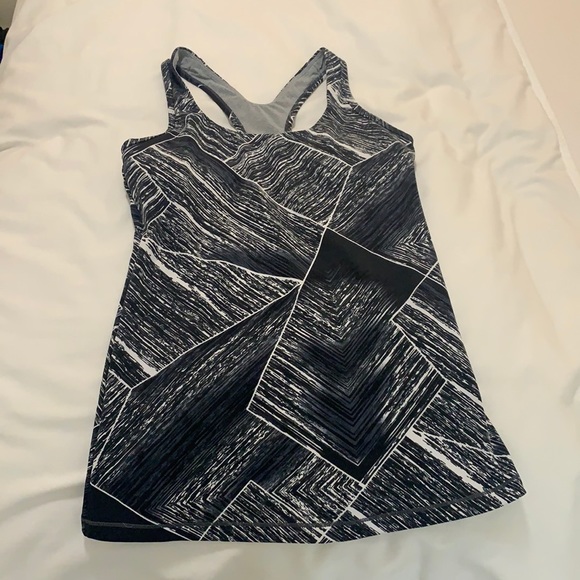 Lululemon workout top - Picture 1 of 4